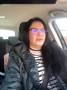 x  KHALEESI  x online show from February 25, 2026, 11:21 am