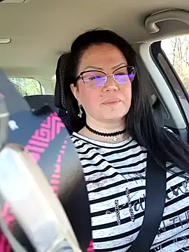 x  KHALEESI  x online show from April 5, 2026, 7:48 am