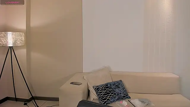 NinaMichelle online show from March 25, 2026, 6:18 pm