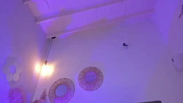 Snapshot of hot_booty_ chatting on October 31, 2025, 12:57 pm hot booty online show from October 31, 2025, 12:57 pm