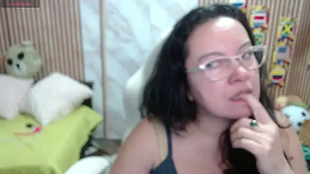 Snapshot of Sonialorens_ chatting on July 9, 2026, 11:26 pm Sonialorens online show from July 9, 2026, 11:26 pm
