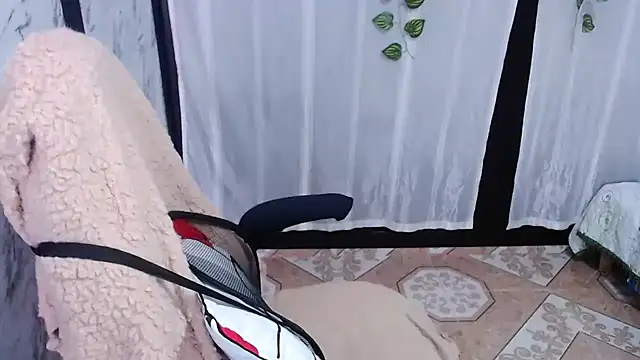 Snapshot of Sonialorens_ chatting on March 7, 2025, 12:45 pm Sonialorens  online show from March 7, 2025, 12:45 pm