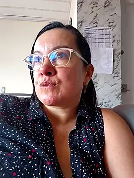Snapshot of Sonialorens_ chatting on July 15, 2026, 7:21 pm Sonialorens online show from July 15, 2026, 7:21 pm
