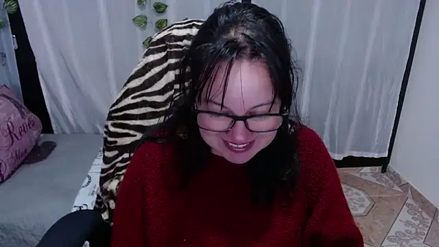 Snapshot of Sonialorens_ chatting on February 5, 2025, 12:06 pm Sonialorens  online show from February 5, 2025, 12:06 pm