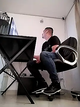 Snapshot of starplss chatting on October 11, 2025, 9:27 pm starplss online show from October 11, 2025, 9:27 pm