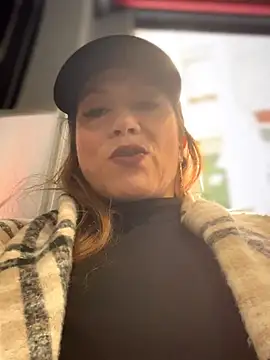 angelitasexy81 online show from April 15, 2026, 3:16 pm