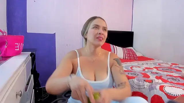 Byanca Winklar online show from September 15, 2025, 6:41 pm