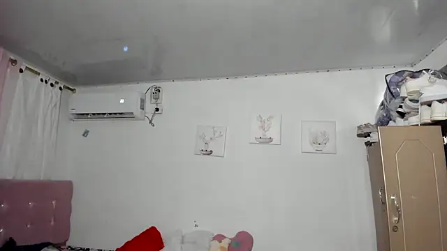 Snapshot of venuxwilliam chatting on September 12, 2025, 6:18 pm venuxwilliam online show from September 12, 2025, 6:18 pm