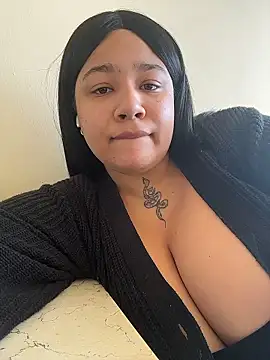 Snapshot of IamSashaLuv chatting on January 8, 2026, 12:55 pm IamSashaLuv online show from January 8, 2026, 12:55 pm