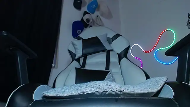 Snapshot of sebastian_horny chatting on November 27, 2025, 10:43 pm sebastian horny online show from November 27, 2025, 10:43 pm