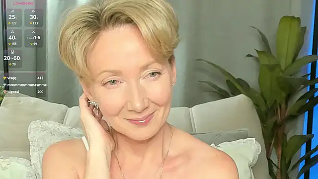 Snapshot of AkexandraFix chatting on May 11, 2026, 6:05 pm AkexandraFix online show from May 11, 2026, 6:05 pm
