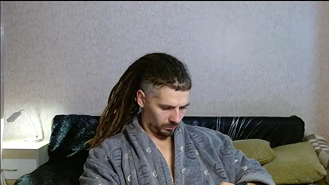 Aestheticguy101 online show from October 29, 2025, 5:23 pm