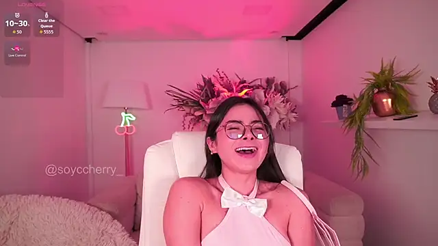 soyccherry  online show from April 5, 2026, 8:48 pm