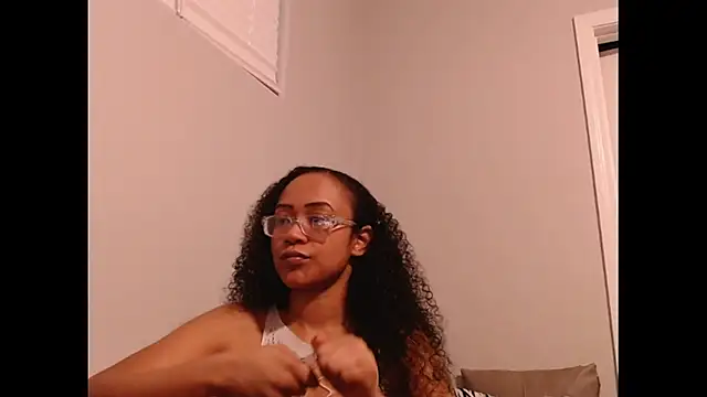 RylHoneyy online show from February 17, 2026, 2:53 am