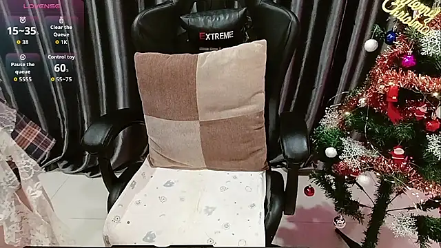 Yuki-yio online show from December 5, 2025, 1:27 am