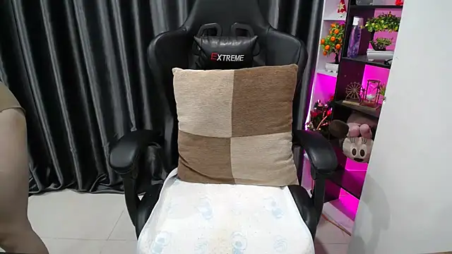 Yuki-yio online show from October 1, 2025, 2:38 am