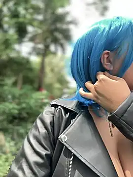 seraphine23 online show from February 19, 2025, 5:49 pm