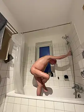 Snapshot of EchoFux chatting on February 17, 2026, 6:22 am EchoFux online show from February 17, 2026, 6:22 am