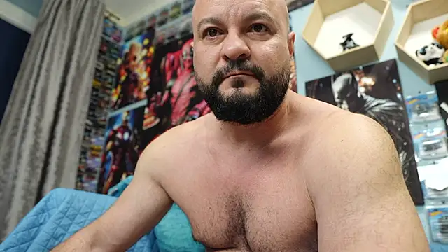 Snapshot of Muscle_Bear chatting on November 15, 2025, 5:44 am Muscle Bear online show from November 15, 2025, 5:44 am