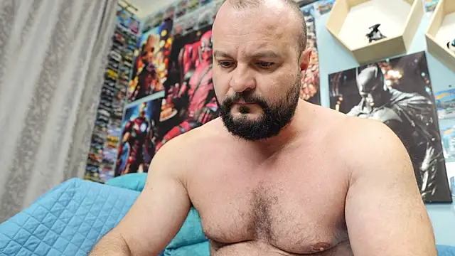 Snapshot of Muscle_Bear chatting on October 28, 2025, 6:56 am Muscle Bear online show from October 28, 2025, 6:56 am