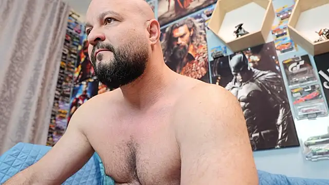 Snapshot of Muscle_Bear chatting on November 27, 2025, 5:08 am Muscle Bear online show from November 27, 2025, 5:08 am