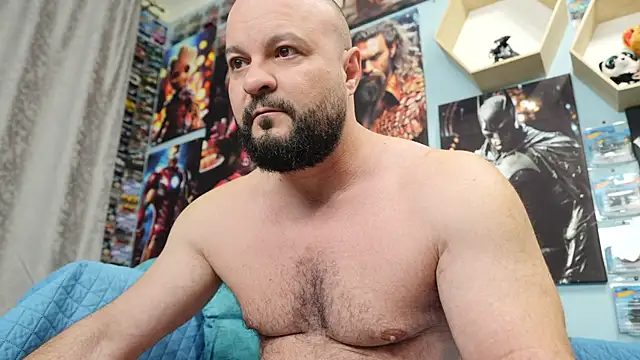 Snapshot of Muscle_Bear chatting on November 10, 2025, 5:56 am Muscle Bear online show from November 10, 2025, 5:56 am