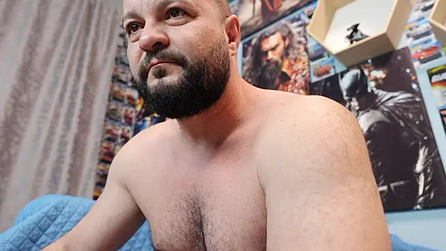 Snapshot of Muscle_Bear chatting on February 5, 2026, 4:08 am Muscle Bear online show from February 5, 2026, 4:08 am
