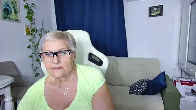 Selenna57 online show from April 11, 2026, 5:27 pm