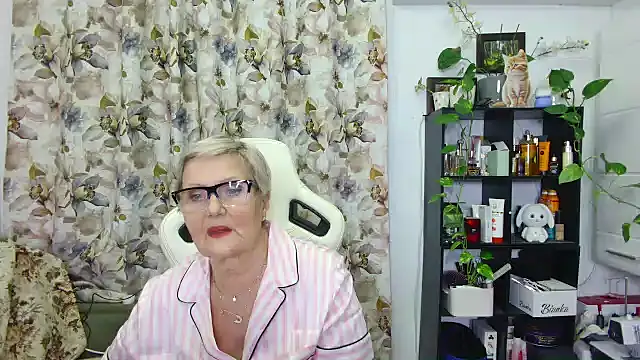 Selenna57 online show from February 13, 2025, 5:44 pm