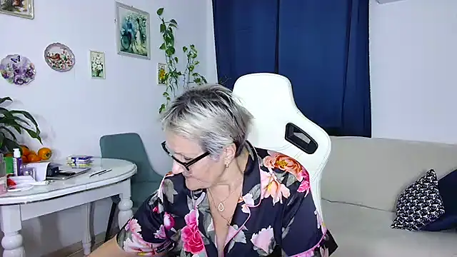 Selenna57 online show from January 8, 2026, 6:25 pm