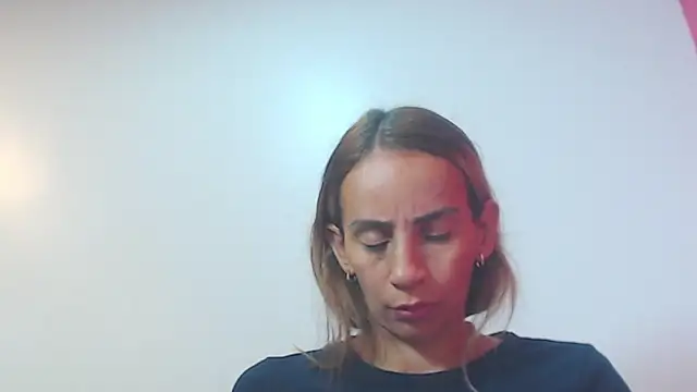 Snapshot of Amber_Moore chatting on June 18, 2026, 5:18 pm Amber Moore online show from June 18, 2026, 5:18 pm