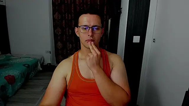 sexxymuscles4u online show from September 9, 2025, 10:47 am