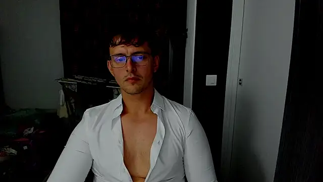 sexxymuscles4u online show from October 8, 2025, 12:17 pm