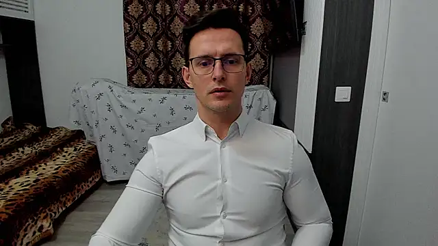 sexxymuscles4u online show from March 11, 2025, 5:02 pm