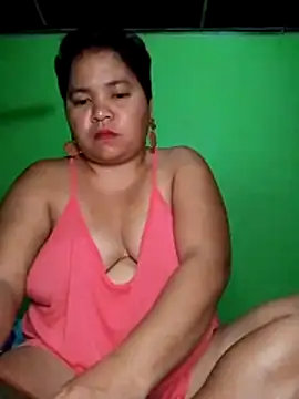 hotpussyxxx33x online show from April 26, 2026, 12:35 pm