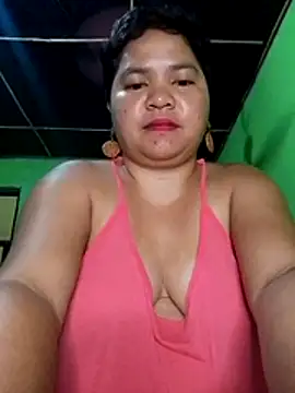 hotpussyxxx33x online show from April 25, 2026, 8:28 pm