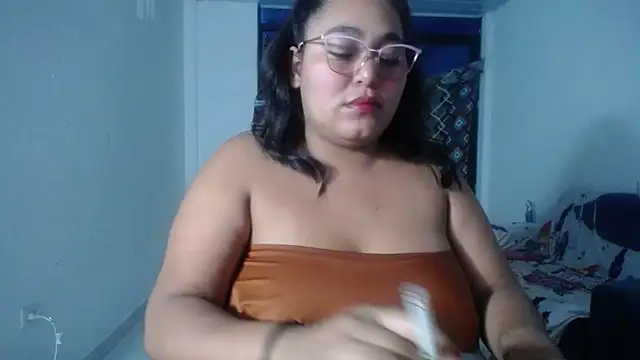 sirena 15 online show from February 25, 2026, 4:12 am