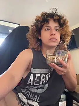 EmmaMelissa0521 online show from April 13, 2026, 2:32 pm