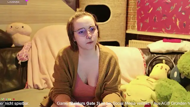 Snapshot of GamerGirl_Eve chatting on December 18, 2025, 6:23 pm GamerGirl Eve online show from December 18, 2025, 6:23 pm