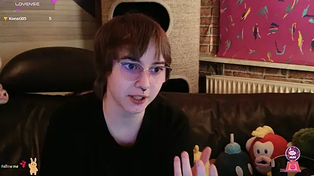 Snapshot of GamerGirl_Eve chatting on November 9, 2025, 7:18 pm GamerGirl Eve online show from November 9, 2025, 7:18 pm