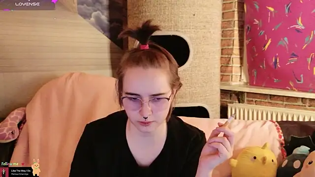 Snapshot of GamerGirl_Eve chatting on December 4, 2025, 6:18 pm GamerGirl Eve online show from December 4, 2025, 6:18 pm