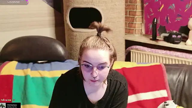 Snapshot of GamerGirl_Eve chatting on February 1, 2026, 6:28 pm GamerGirl Eve online show from February 1, 2026, 6:28 pm