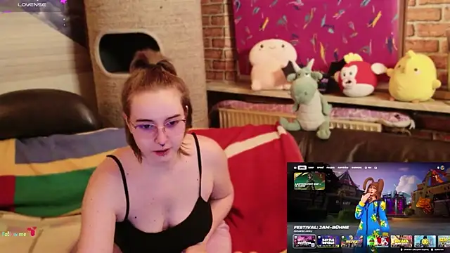 Snapshot of GamerGirl_Eve chatting on February 28, 2026, 6:40 pm GamerGirl Eve online show from February 28, 2026, 6:40 pm