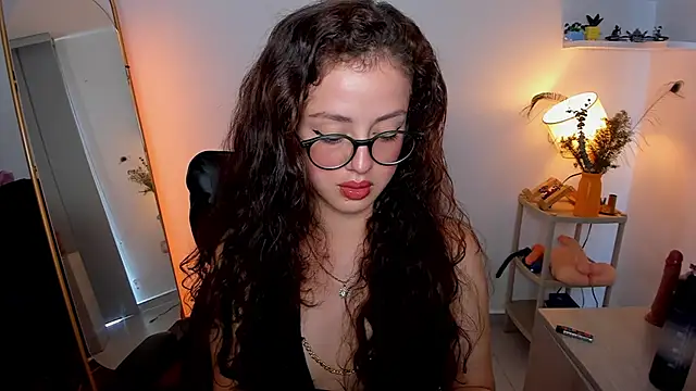 Snapshot of Cassandra_Caiin chatting on November 19, 2025, 4:18 pm Cassandra Caiin online show from November 19, 2025, 4:18 pm