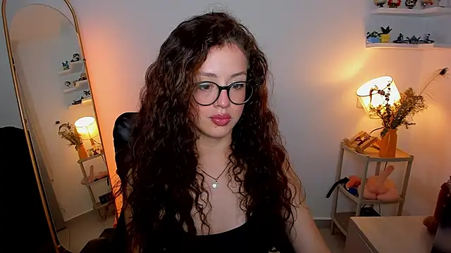 Snapshot of Cassandra_Caiin chatting on November 30, 2025, 7:31 am Cassandra Caiin online show from November 30, 2025, 7:31 am