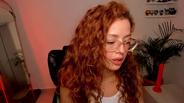 Snapshot of Cassandra_Caiin chatting on March 16, 2025, 2:21 am Cassandra Caiin online show from March 16, 2025, 2:21 am