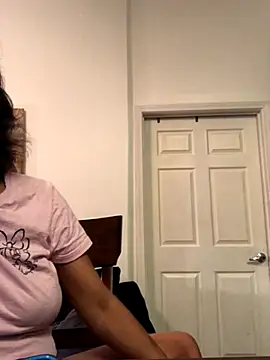 Snapshot of realninafame chatting on October 4, 2025, 5:31 am realninafame online show from October 4, 2025, 5:31 am