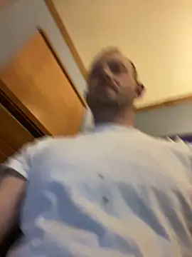 Snapshot of smokeymt420 chatting on January 19, 2025, 5:37 am smokeymt420 online show from January 19, 2025, 5:37 am