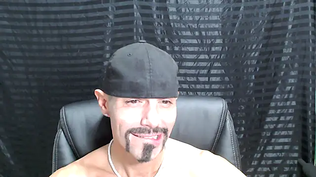 Snapshot of ThickD2C chatting on December 14, 2024, 10:50 pm ThickD2C online show from December 14, 2024, 10:50 pm