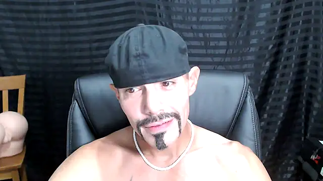 Snapshot of ThickD2C chatting on March 9, 2025, 6:32 pm ThickD2C online show from March 9, 2025, 6:32 pm